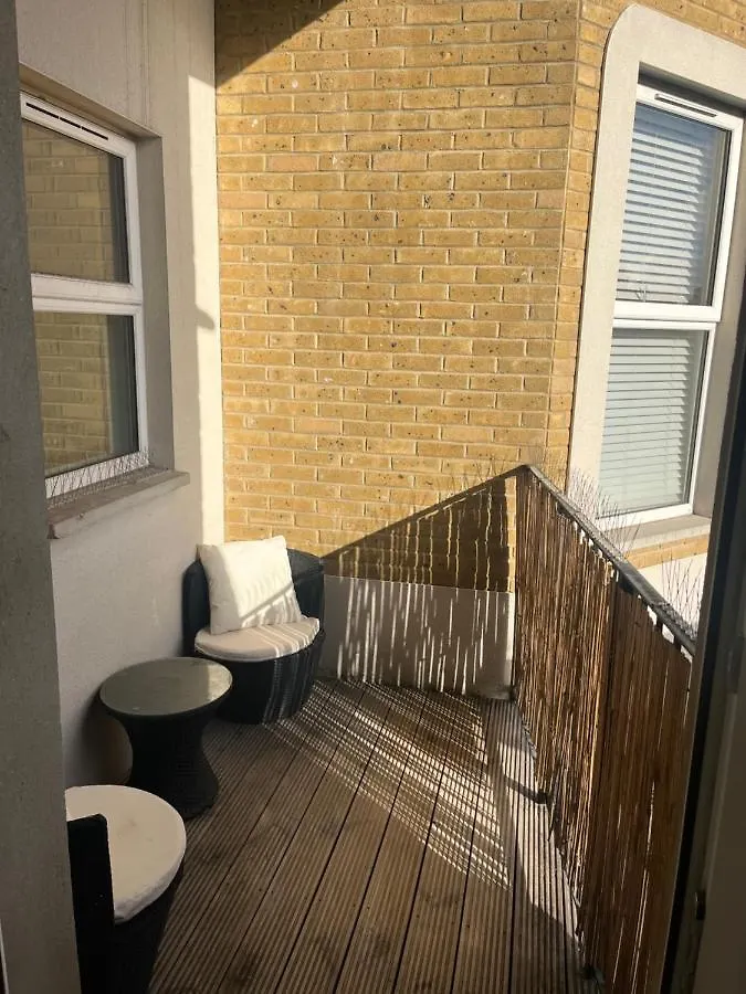 Spacious Modern 1-Bed Apartment Near Victoria Park London United Kingdom