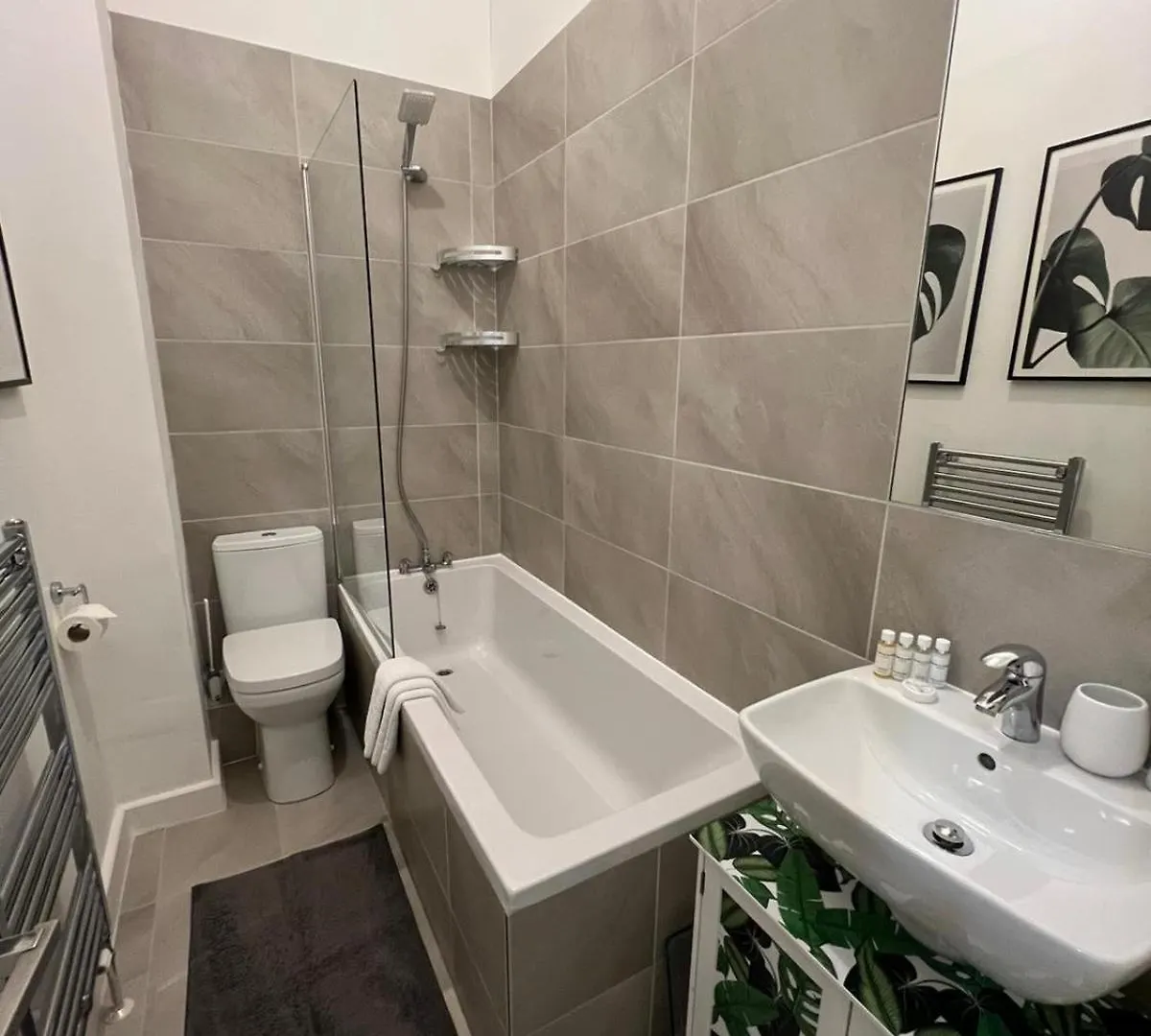 Spacious Modern 1-Bed Apartment Near Victoria Park London 0*,  United Kingdom